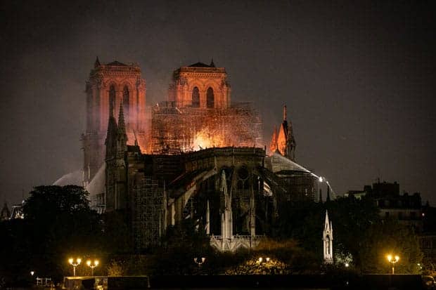 Notre Dame incendio
