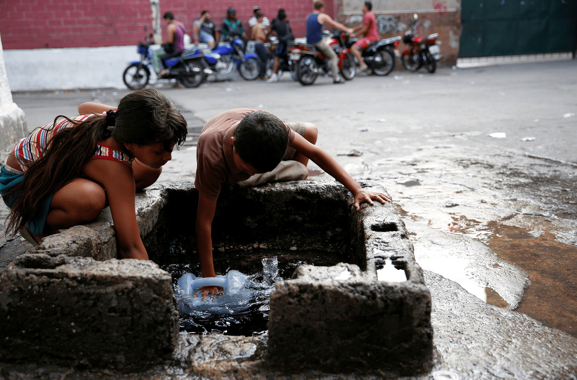 Venezuela: los niños que viven en las calles de Caracas