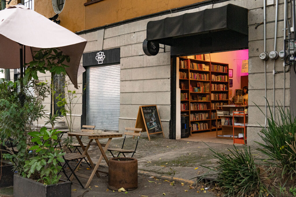 El espacio que ocupa la librería Polilla en la calle Frontera 146 de la colonia Roma, en la Ciudad de México.