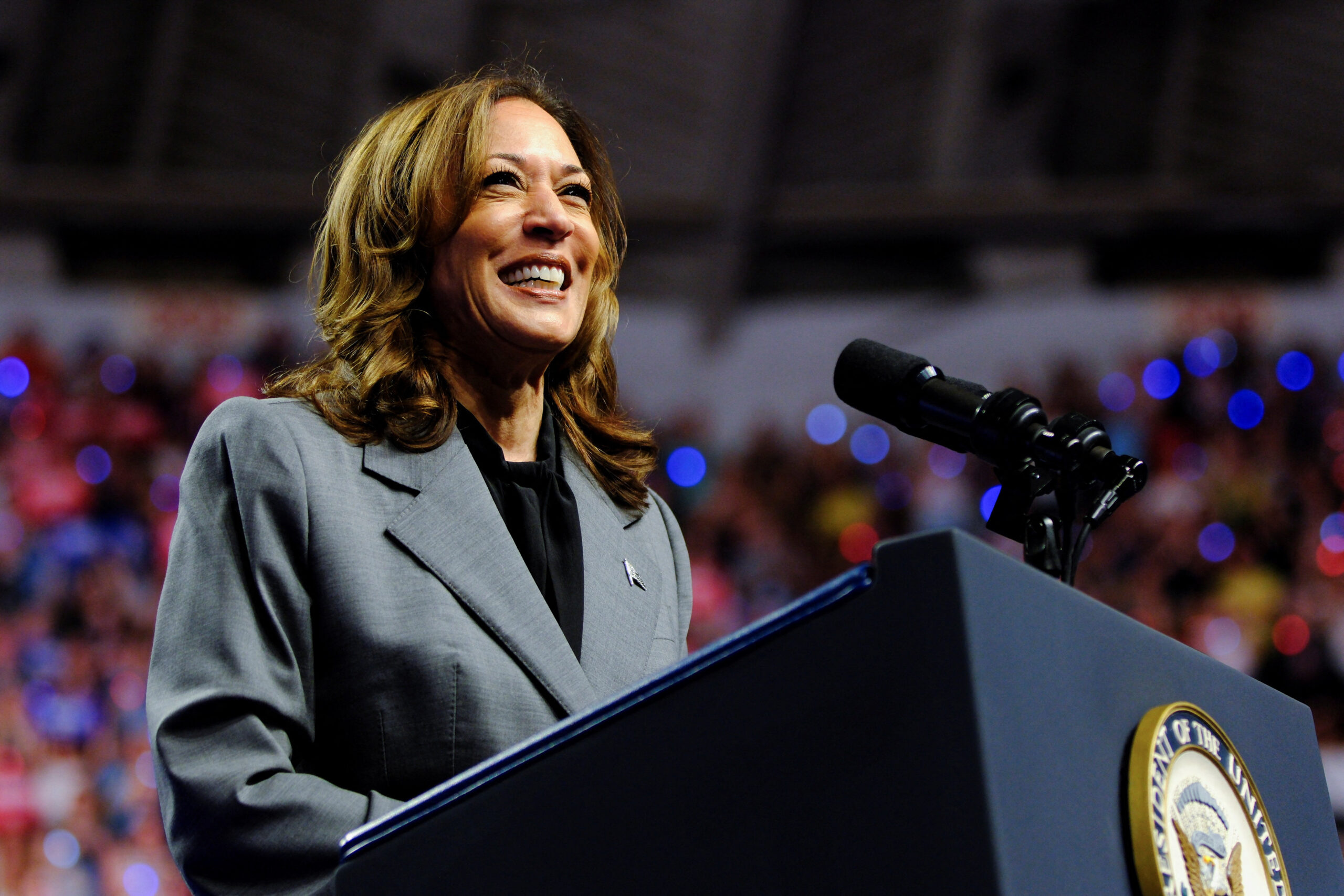 La candidata presidencial demócrata y vicepresidenta de Estados Unidos Kamala Harris