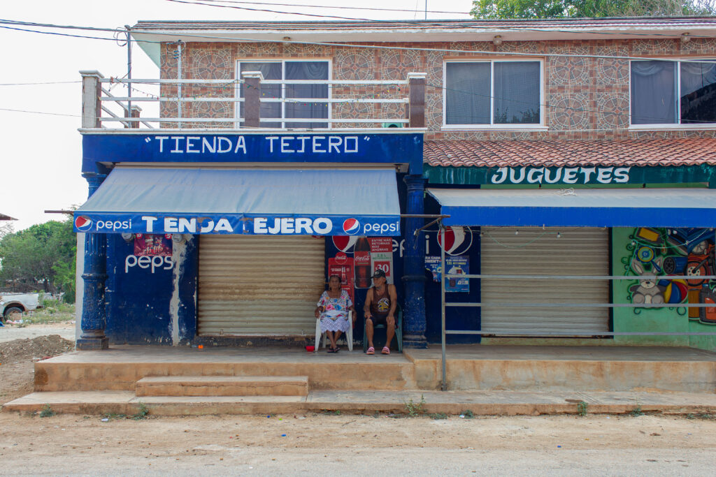 Edilberto Tejero Tuz y Porfiria Pérez Mis en Xul, Oxkutzkab, Yucatán