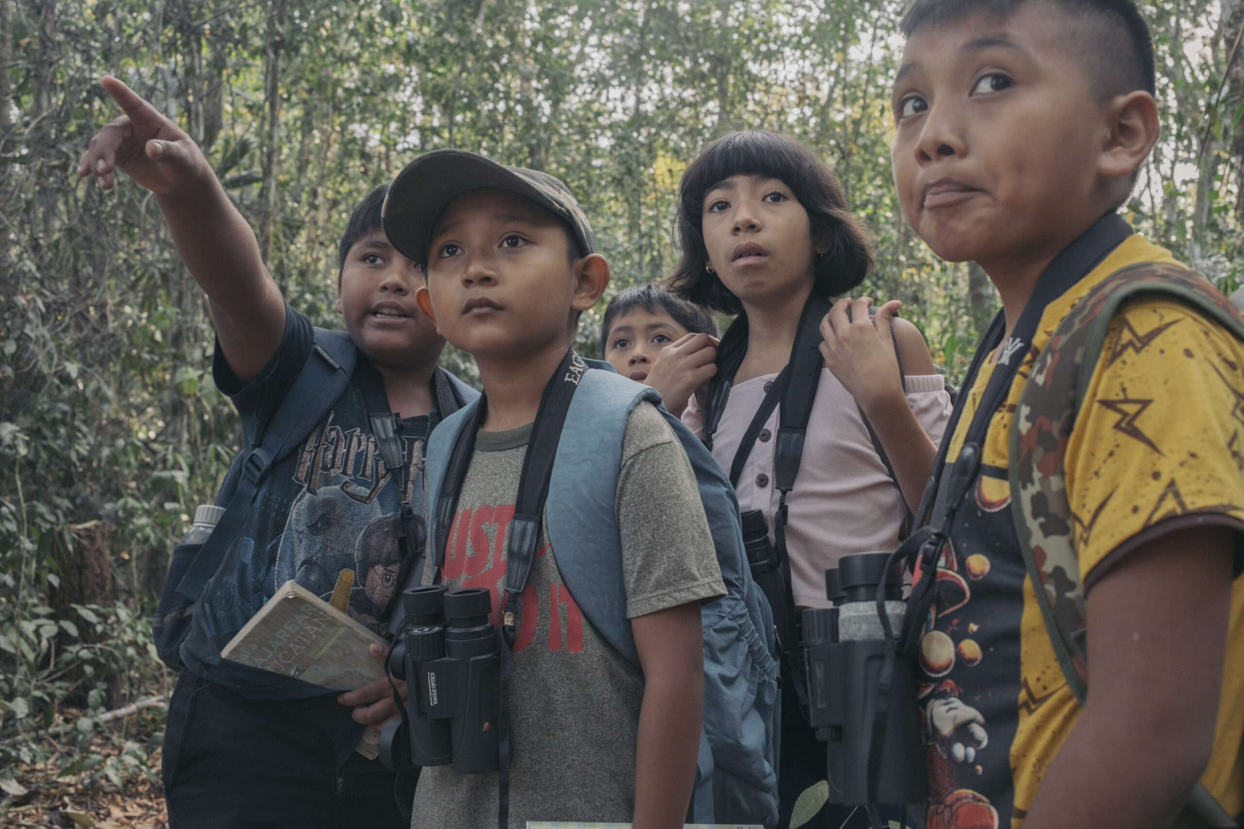 Niños en la selva de Campeche.