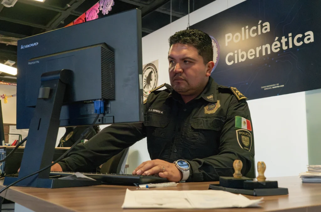 Alejandro Espinosa, miembro de la Policía Cibernética de la SSC de la Ciudad de México.