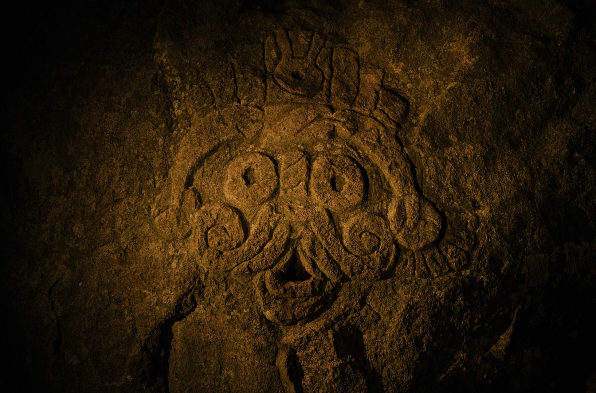 Grabado de Tlaloc en piedra en el cuarto dinamo, en la coconetla, de la Ciuad de México